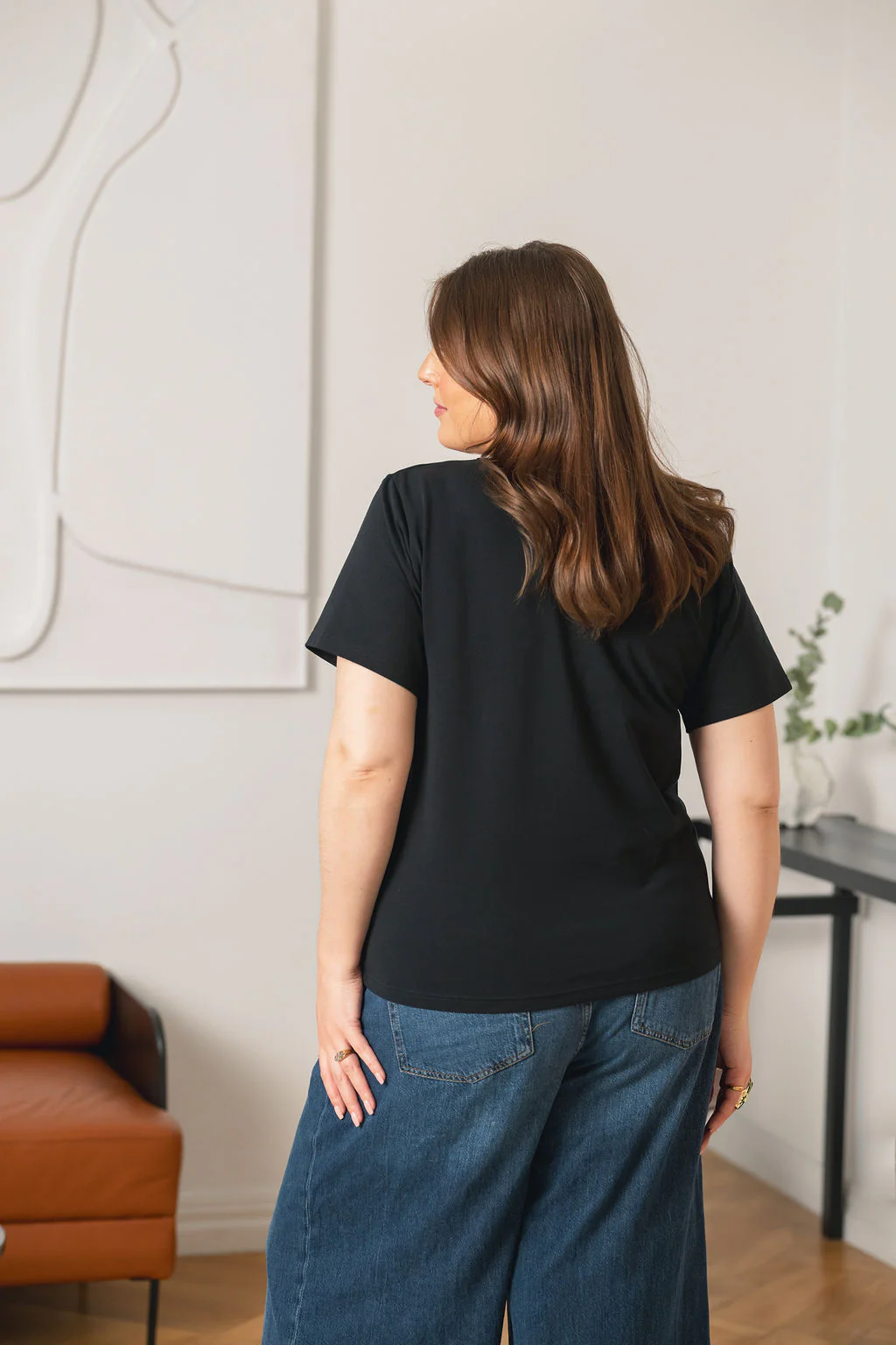 Emilia T-Shirt, Black - Image 2