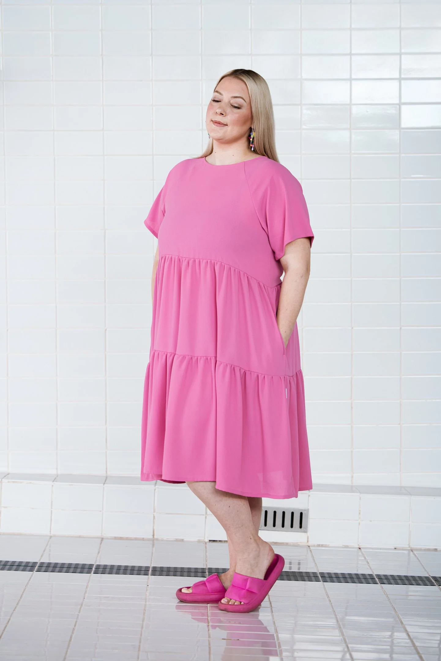 Kielo Kerrosmekko Midi, Roosa - Image 5