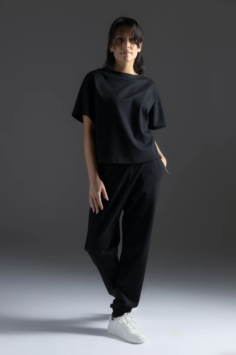 Lounge by Luin T-Shirt, Black - Image 3