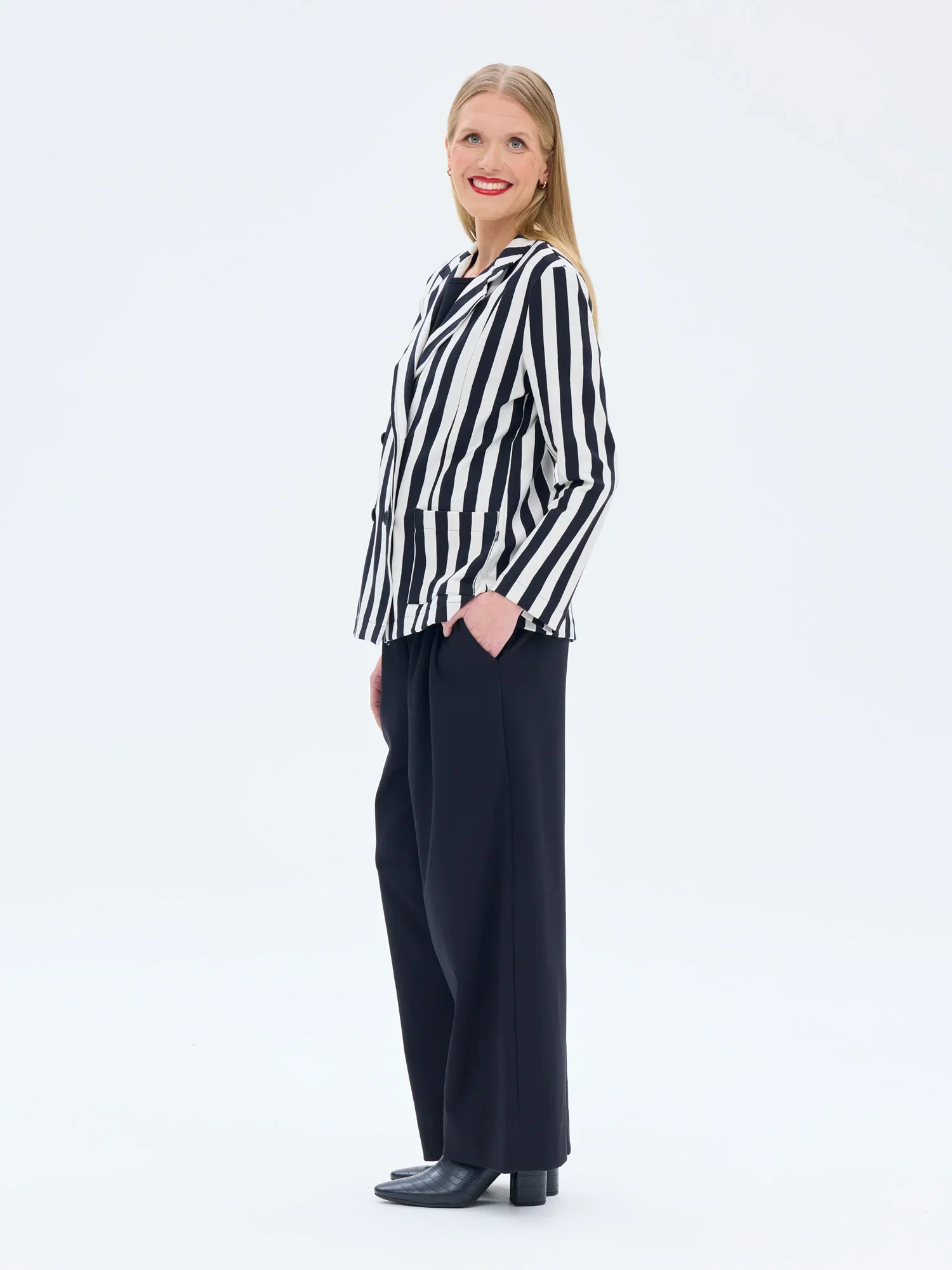Luisa Jakku Raita, Musta/Valkoinen - Image 4
