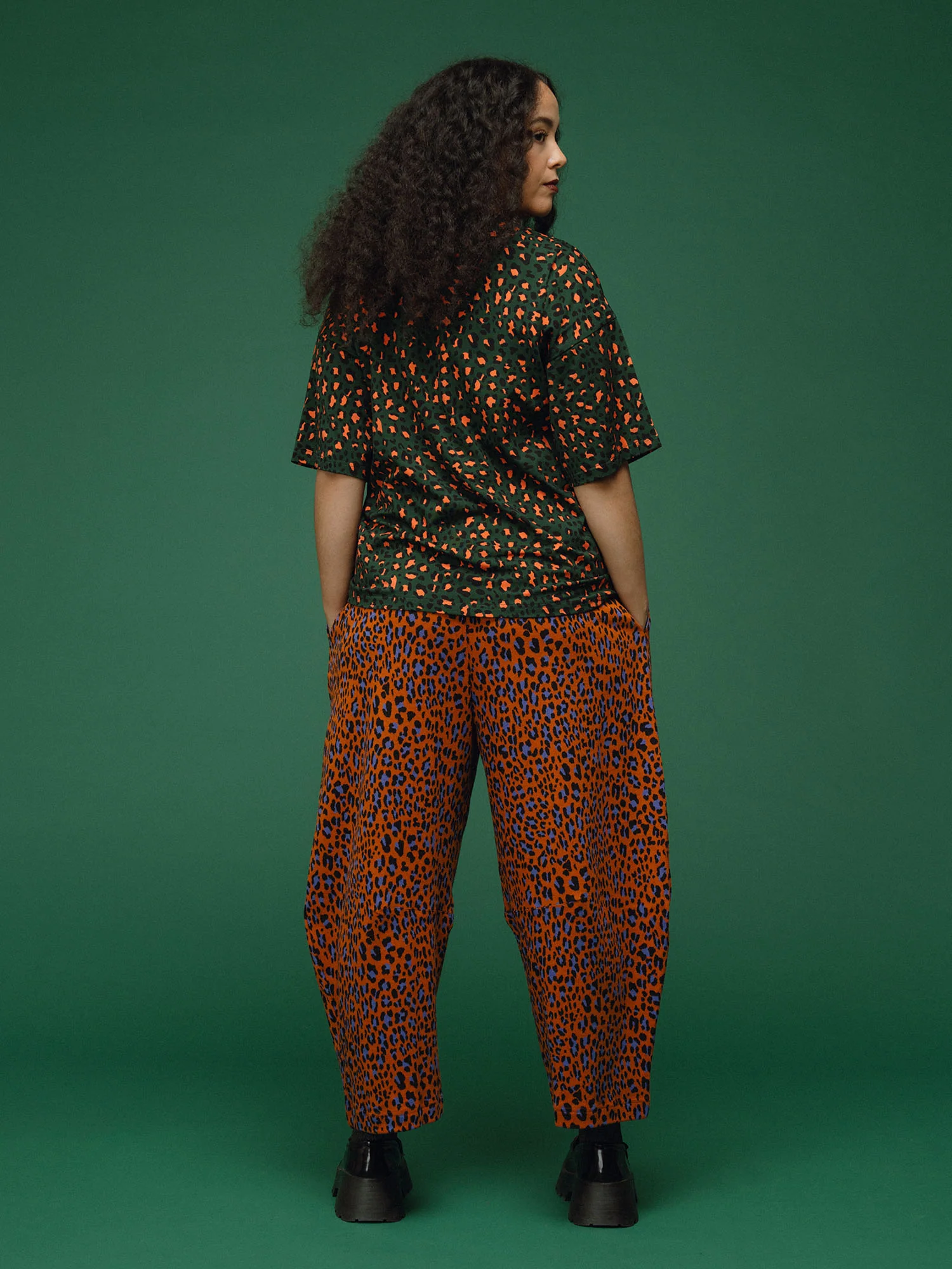 Maria T-Shirt, Leo Green - Image 5
