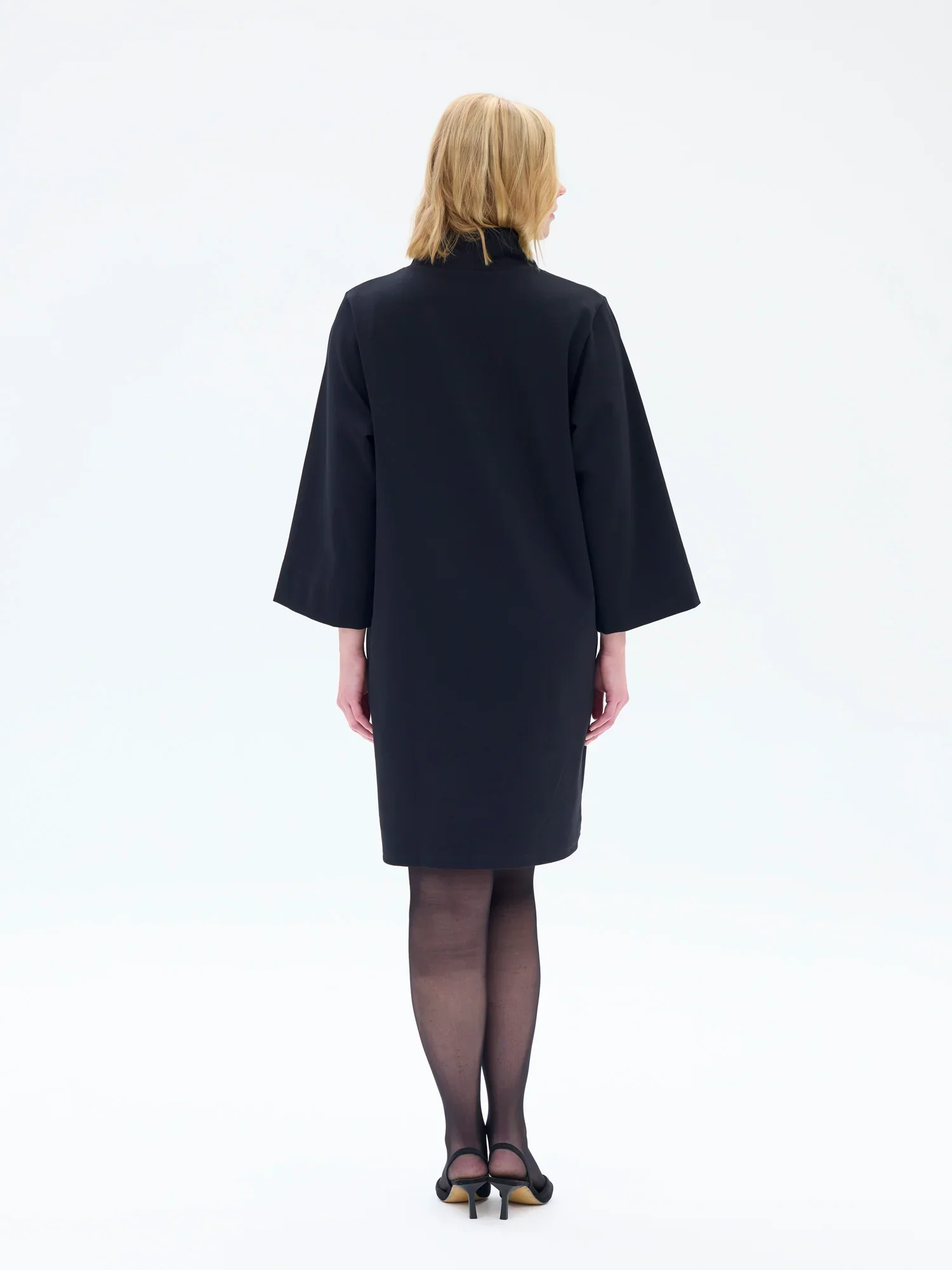 Nita Mekko, Musta - Image 4
