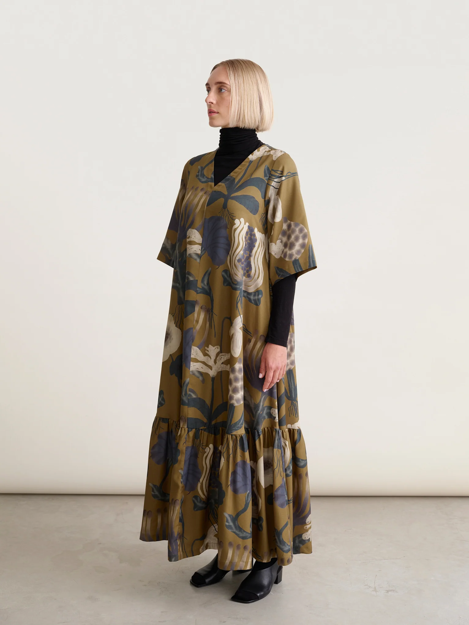 Sea Flowers Maxi Dress - Image 5