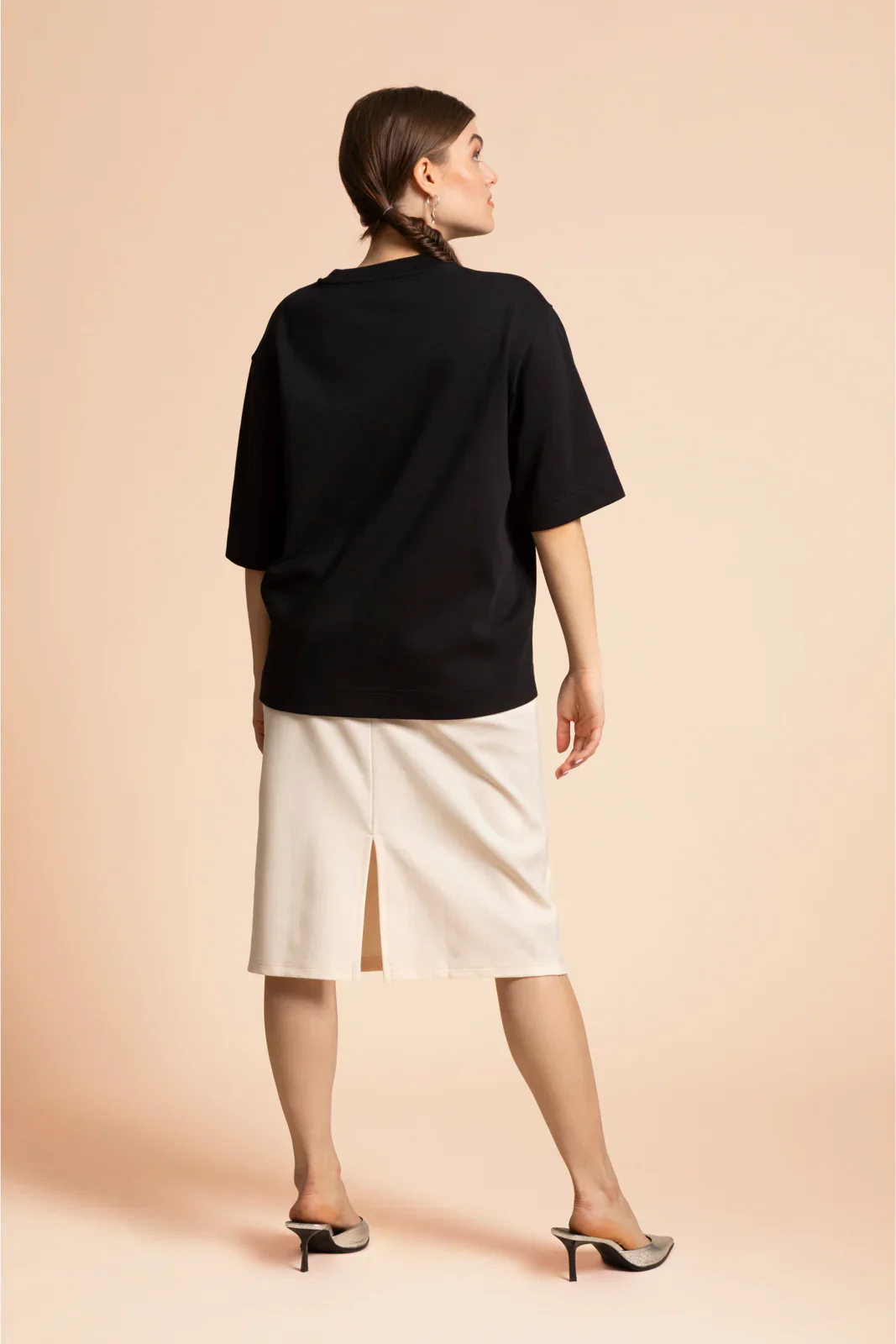 The Relaxed T-Shirt, Black - Image 6