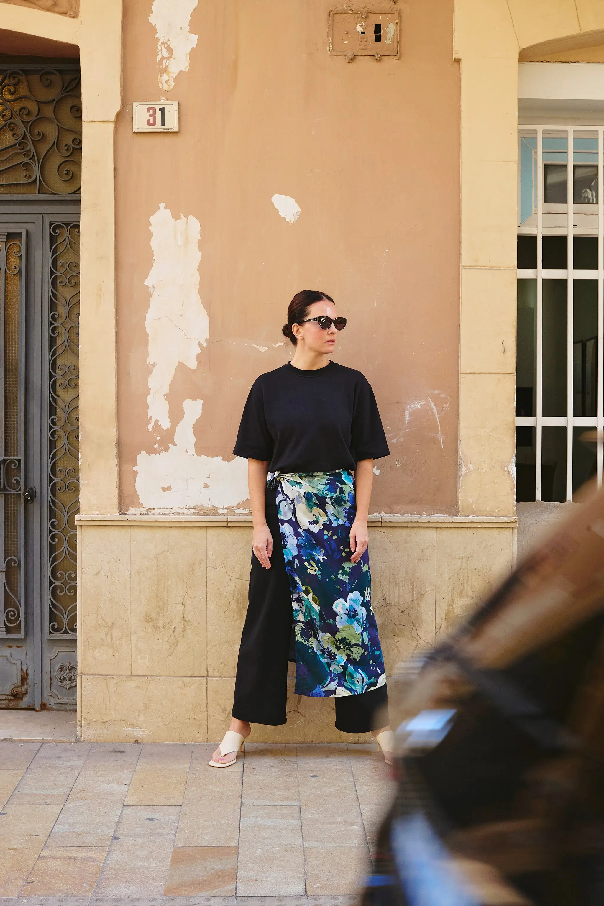 The Relaxed T-Shirt, Black - Image 9